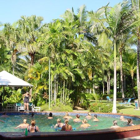 Ingenia Holidays Cairns Coconut Exteriér fotografie The pool at the resort