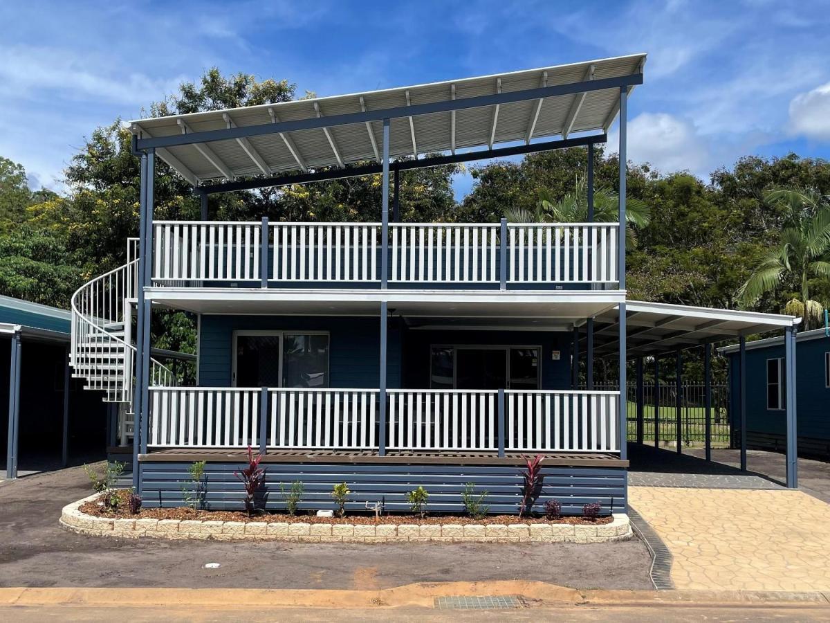Ingenia Holidays Cairns Coconut Exteriér fotografie A two storey transportable home