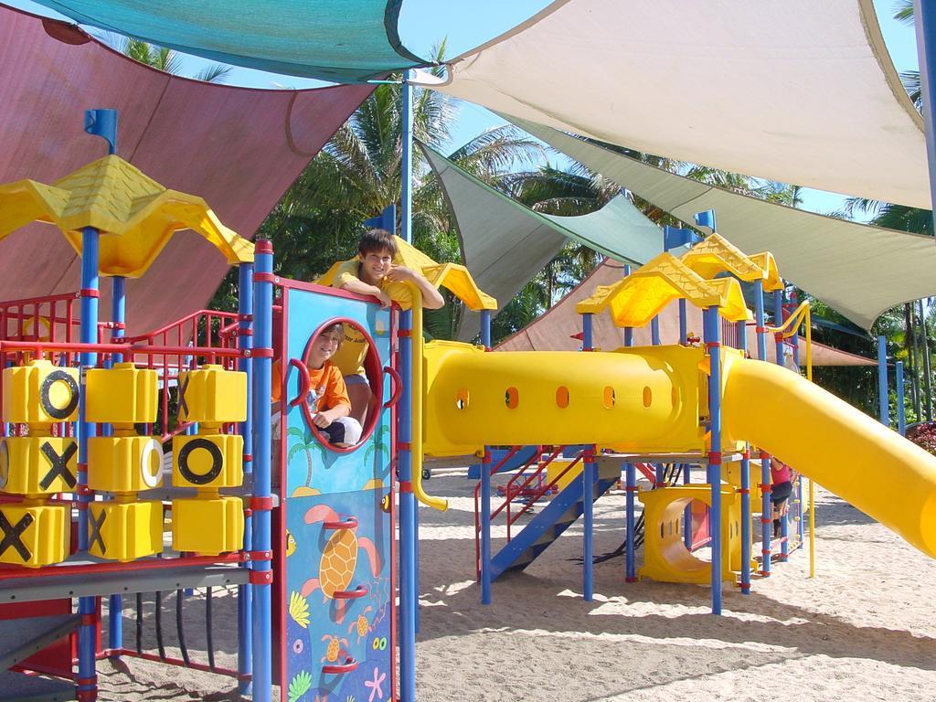 Ingenia Holidays Cairns Coconut Exteriér fotografie Playground at the Children's Museum of Oak Park