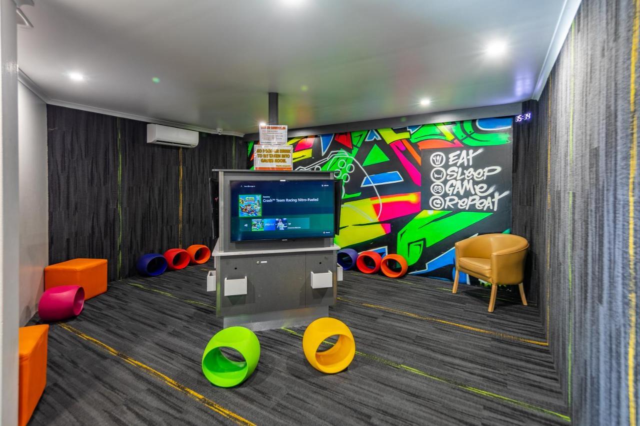 Ingenia Holidays Cairns Coconut Exteriér fotografie The Super Game Room