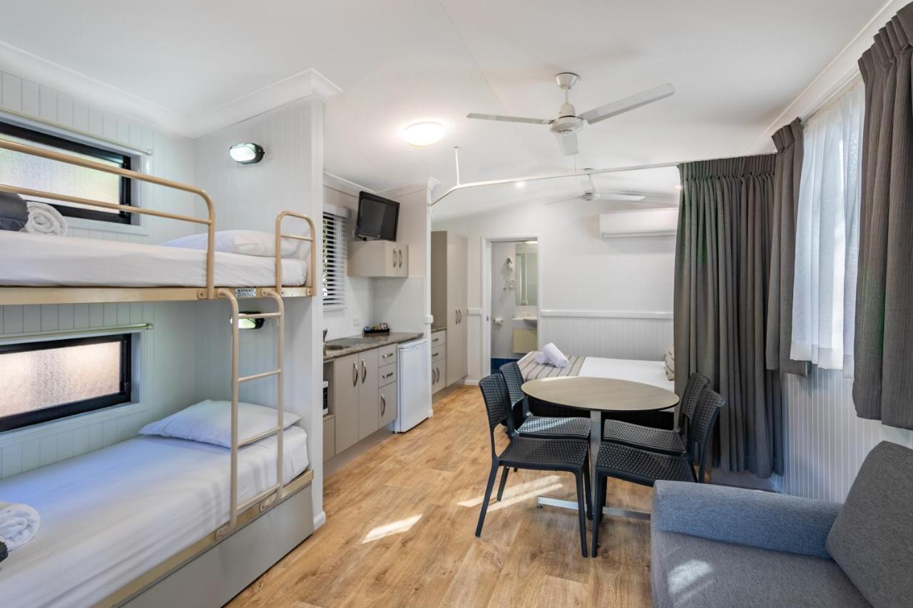 Ingenia Holidays Cairns Coconut Exteriér fotografie A typical interior of a typical static caravan